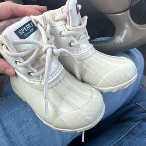 Sperry size 6 little girls
